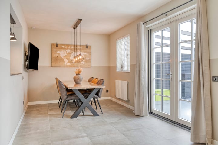 Photo 10 of Broekstraat 1