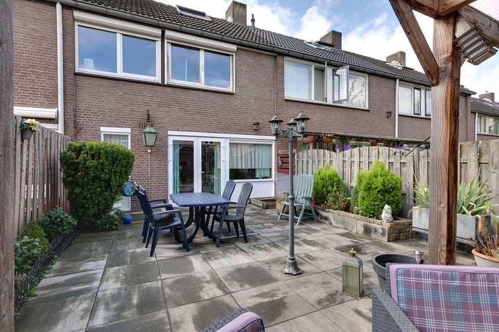 Foto 15 van Delfzijlstraat 87