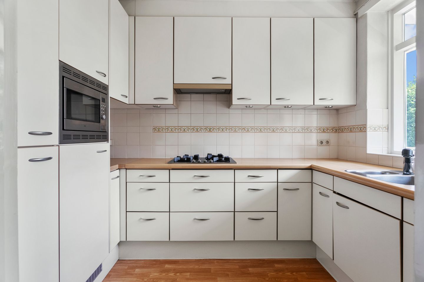 Photo 4 of Herenstraat 135