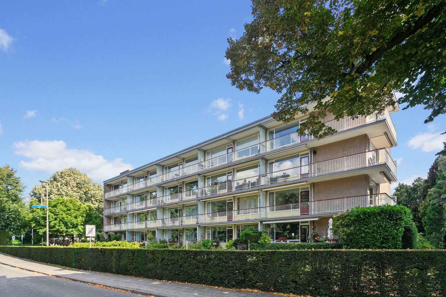 Photo 20 of Herenstraat 135