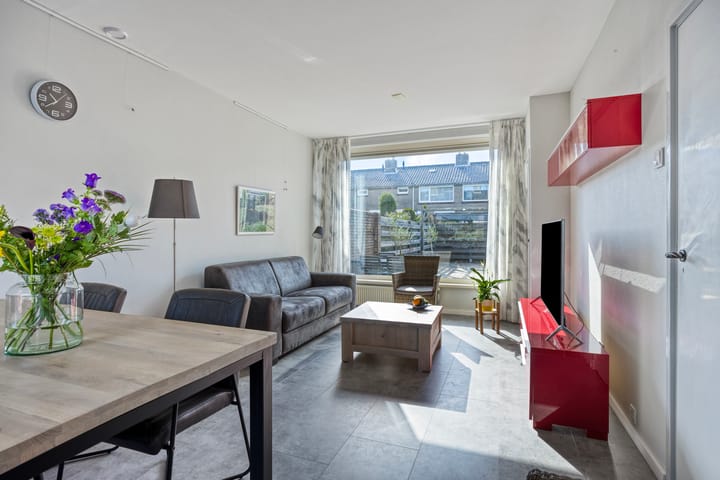 Photo 4 of Van Dam van Isseltstraat 5