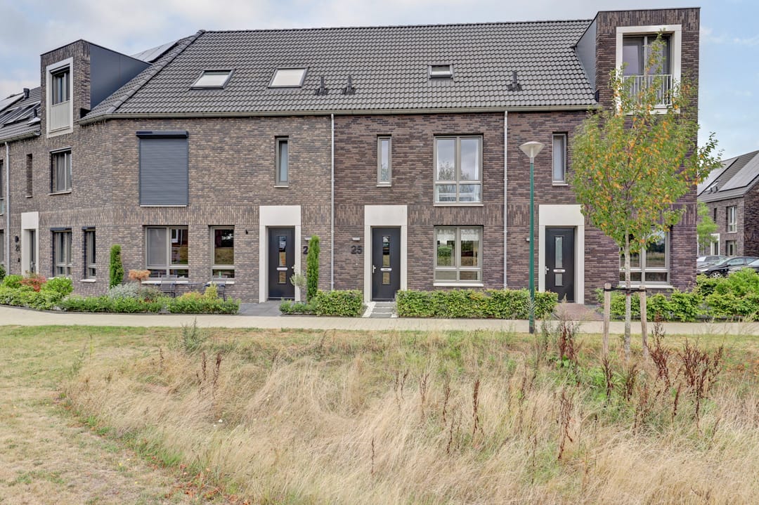 Photo 1 of Baronesstraat 25