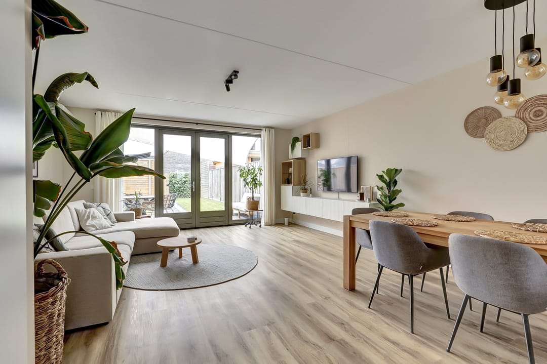 Photo 2 of Baronesstraat 25