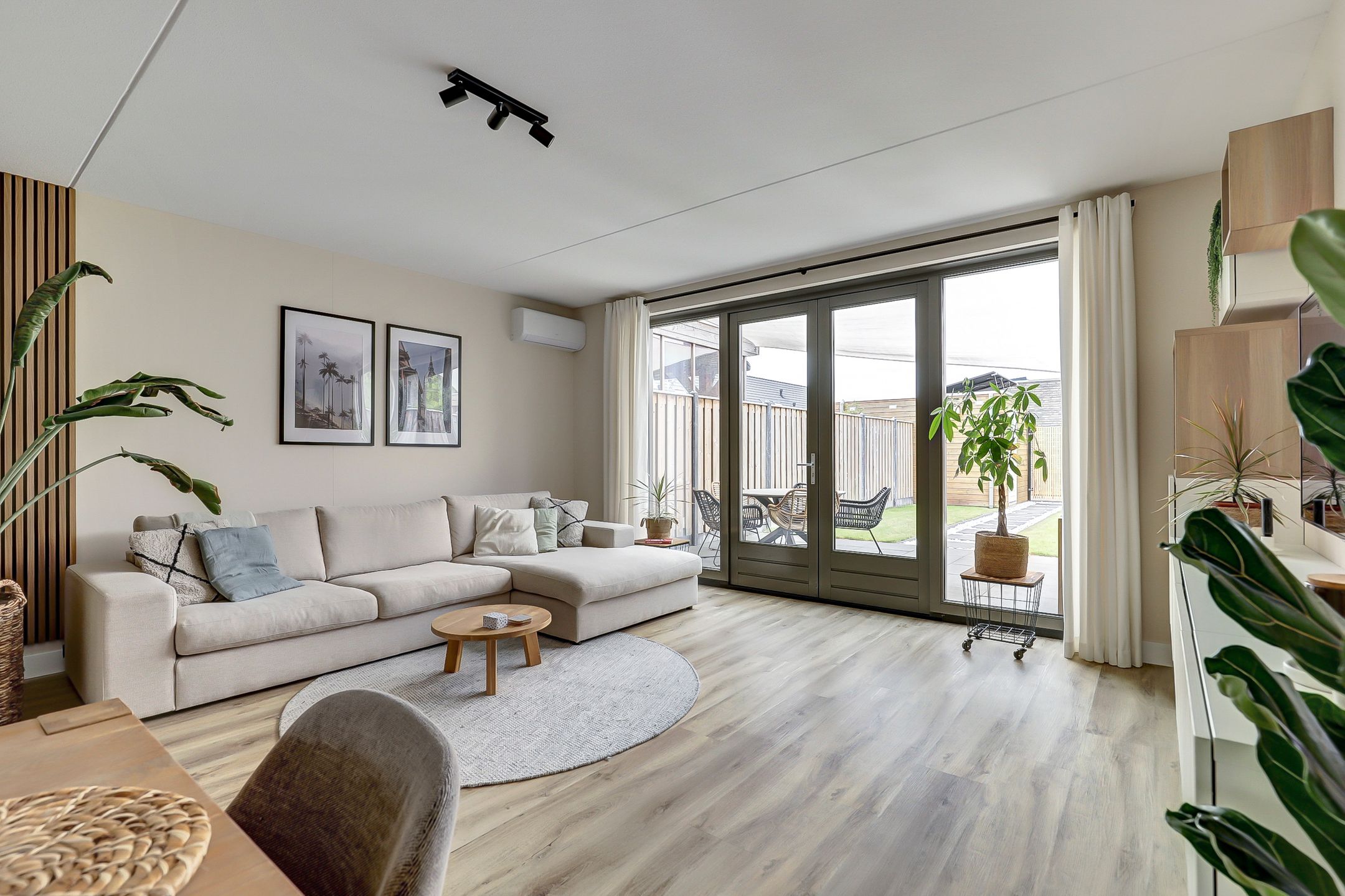 Photo 3 of Baronesstraat 25