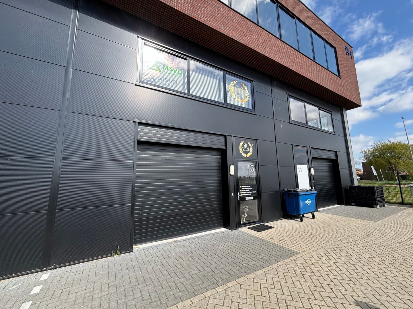 Bekijk foto 1 van Randweg-West 11