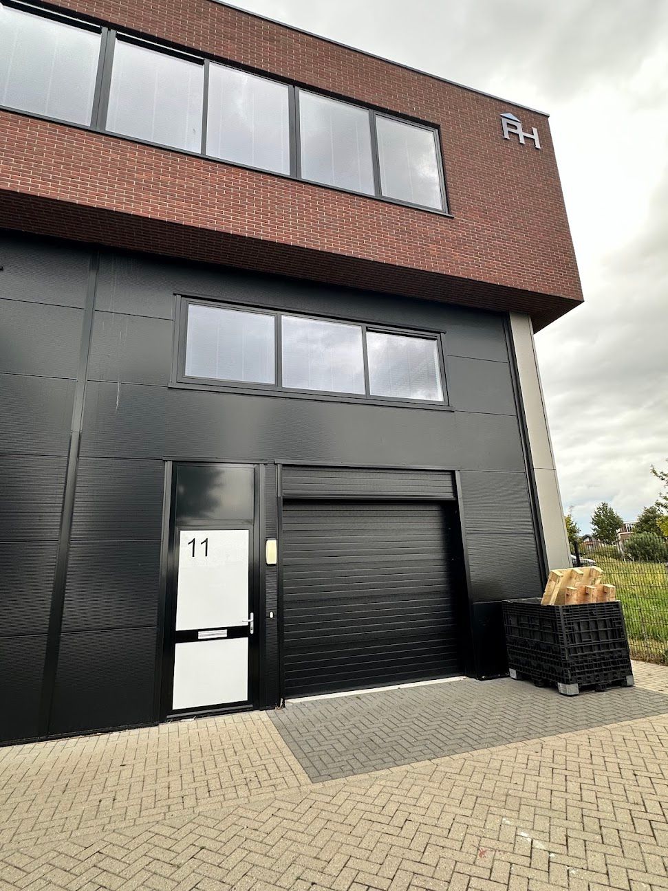 Bekijk foto 2 van Randweg-West 11