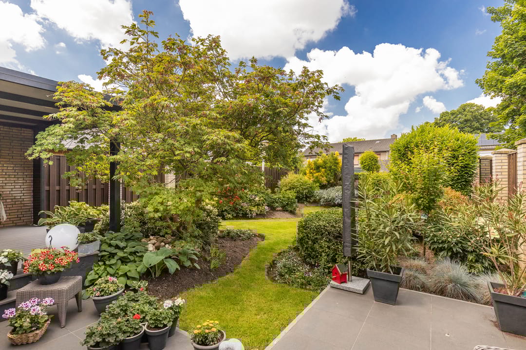 Foto 32 van Burg. Lünenschlossstraat 11