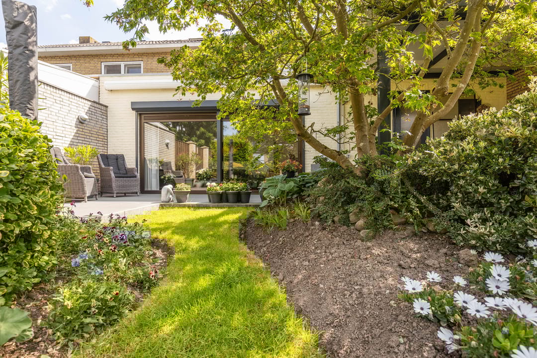 Foto 38 van Burg. Lünenschlossstraat 11