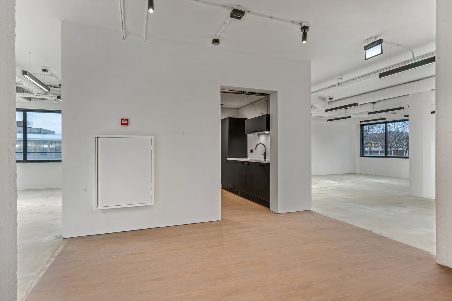 View photo 3 of Van der Madeweg 20