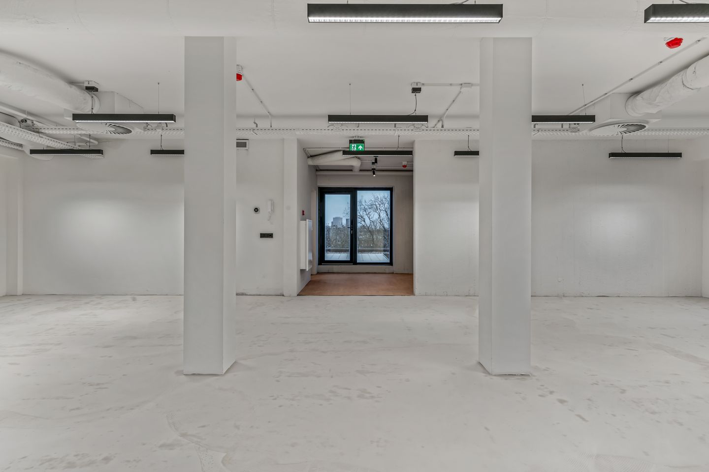 View photo 5 of Van der Madeweg 20