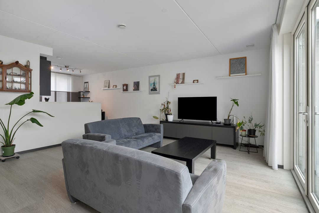 Foto 7 van De Veilingmeester 13