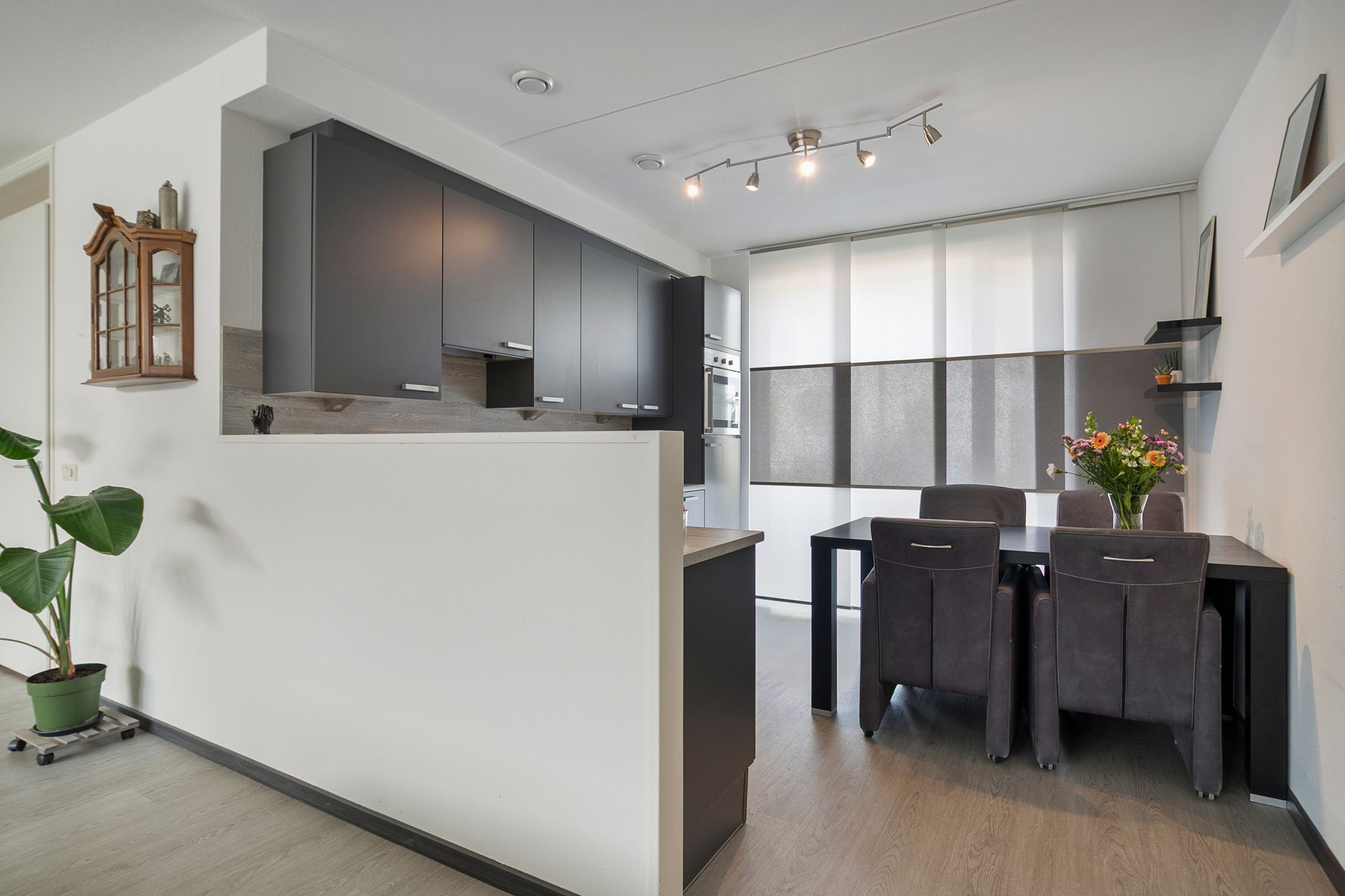 Foto 9 van De Veilingmeester 13