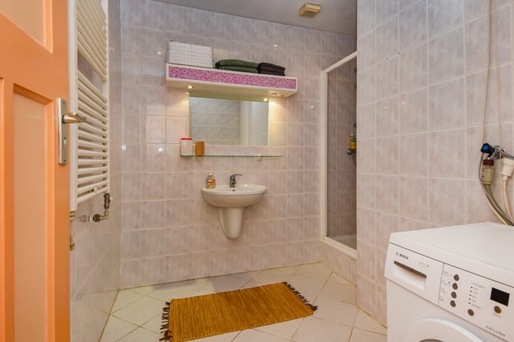 Foto 38 van Tholensestraat 161