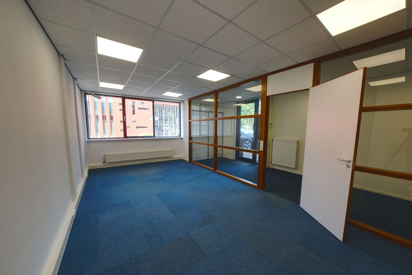 Bekijk foto 4 van Esp 226