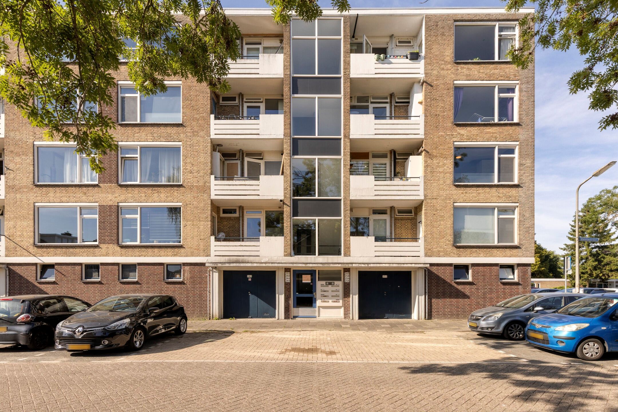 Foto 6 van Dahliastraat 256