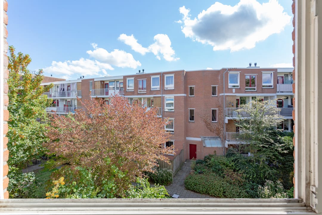 Photo 8 of Minahassastraat 22-D