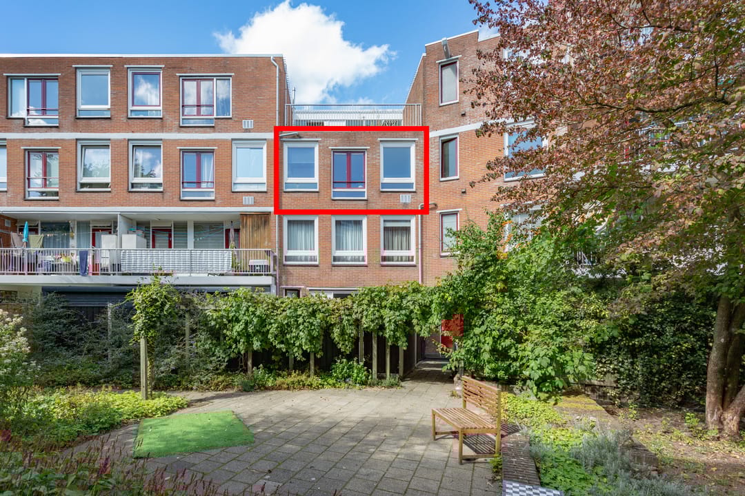 Photo 13 of Minahassastraat 22-D