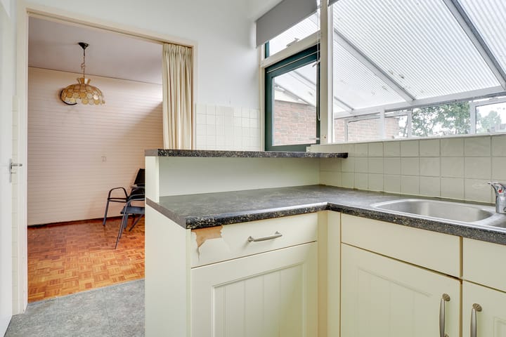 Photo 20 of Ambachtsheerelaan 11