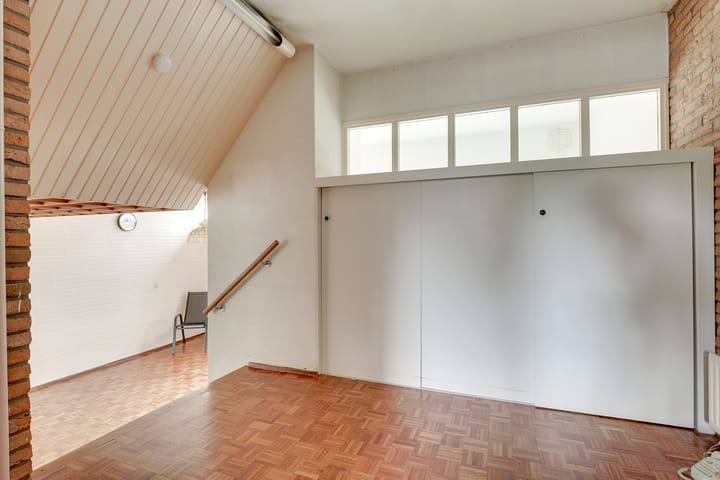 Photo 32 of Ambachtsheerelaan 11