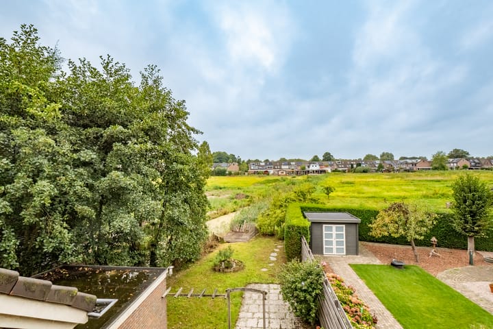 Photo 34 of Ambachtsheerelaan 11