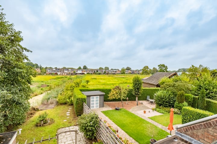 Photo 35 of Ambachtsheerelaan 11