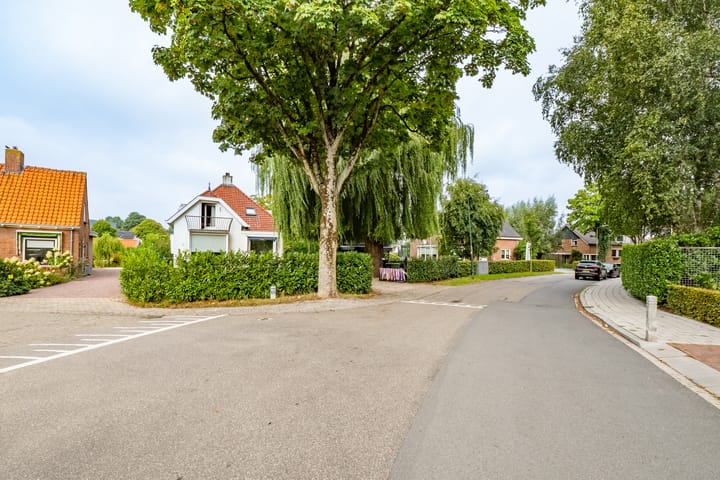 Photo 58 of Ambachtsheerelaan 11