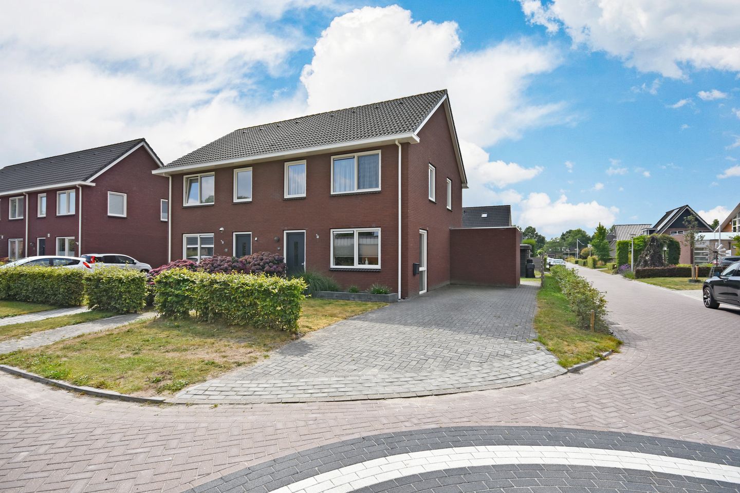 Foto 1 van Sânhichte 25