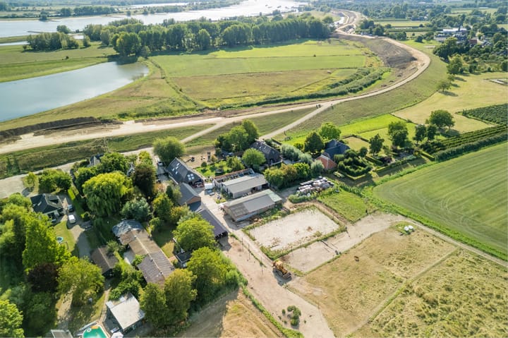 Foto 80 van Waalbandijk 114