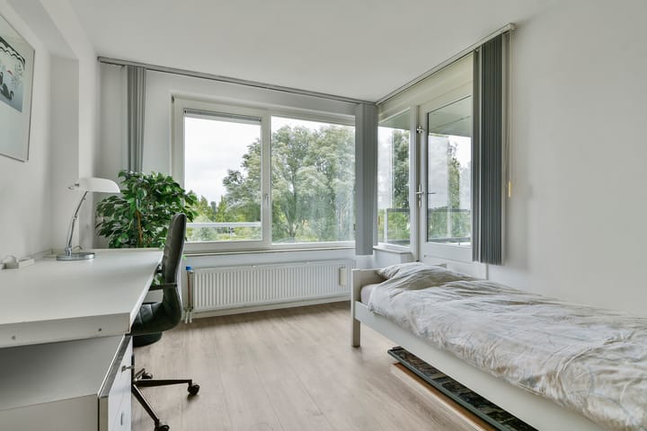 Foto 26 van Femina Mullerstraat 283