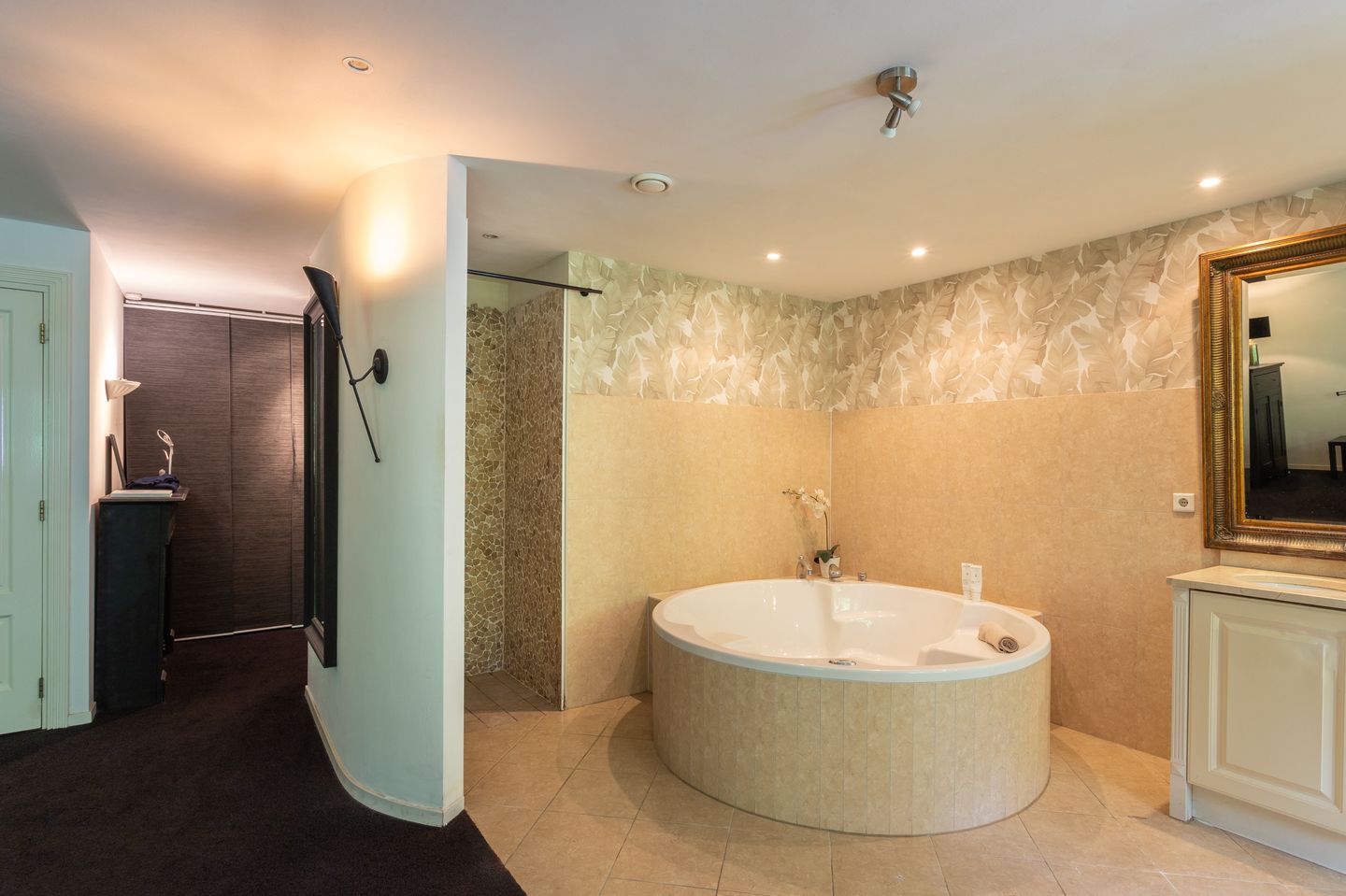 Foto 40 van Noord Parallelweg 24