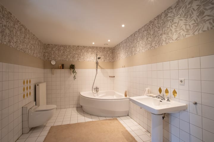 Foto 46 van Noord Parallelweg 24