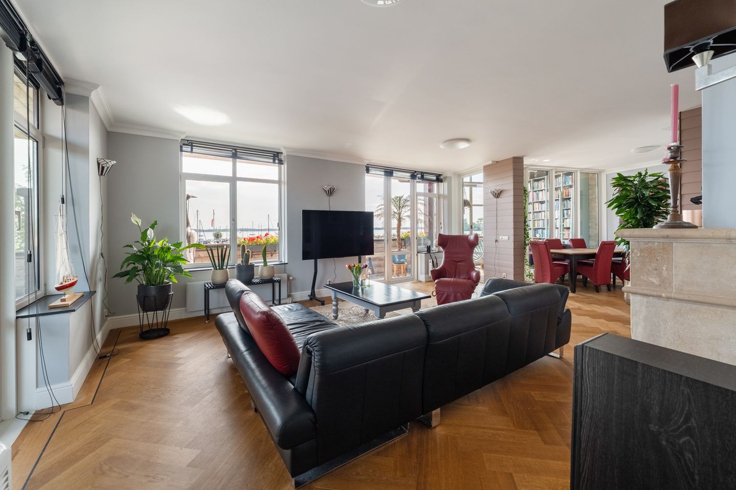 Photo 4 of Zuiderzee op Zuid 36