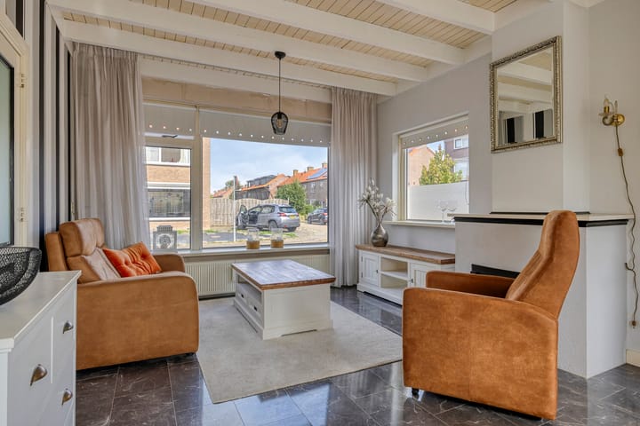 Photo 4 of Schokkerstraat 8