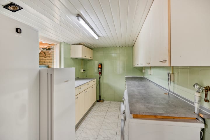 Foto 15 van Parallelweg 33-A