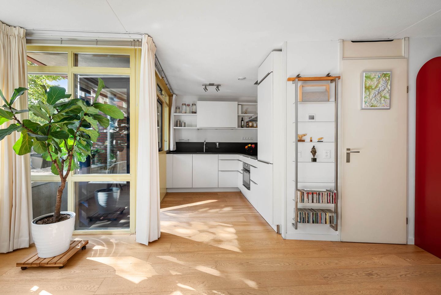 Photo 10 of Soembawastraat 98