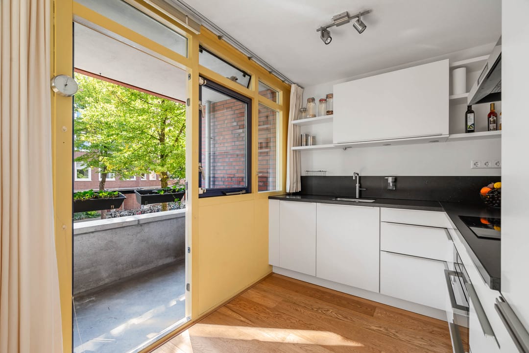 Photo 11 of Soembawastraat 98