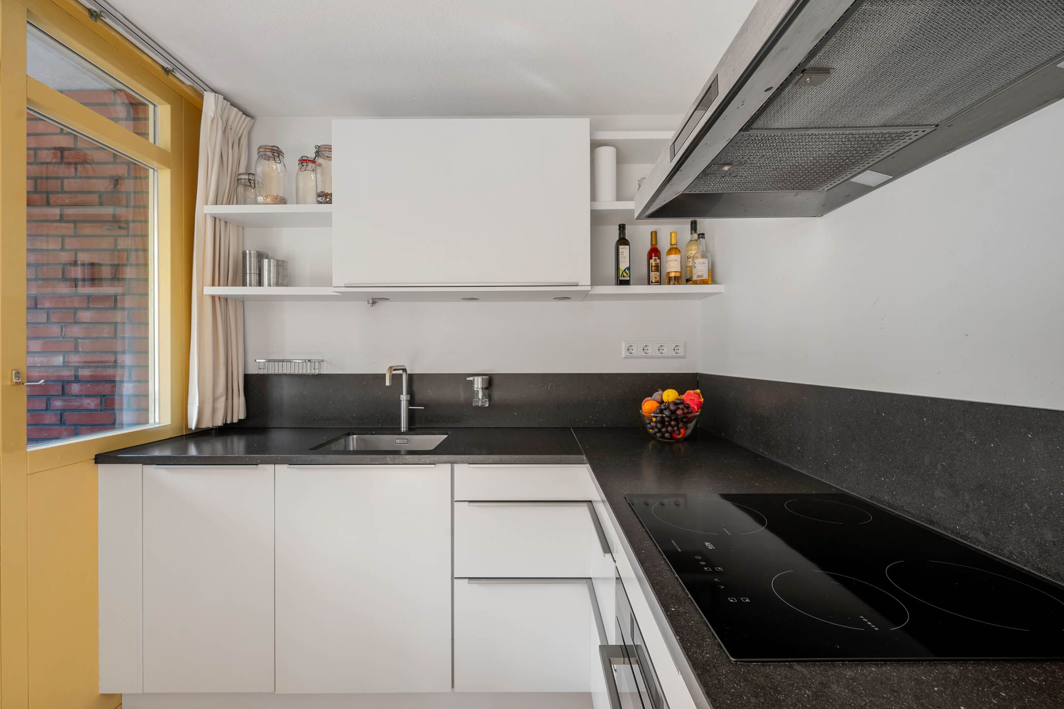 Photo 12 of Soembawastraat 98