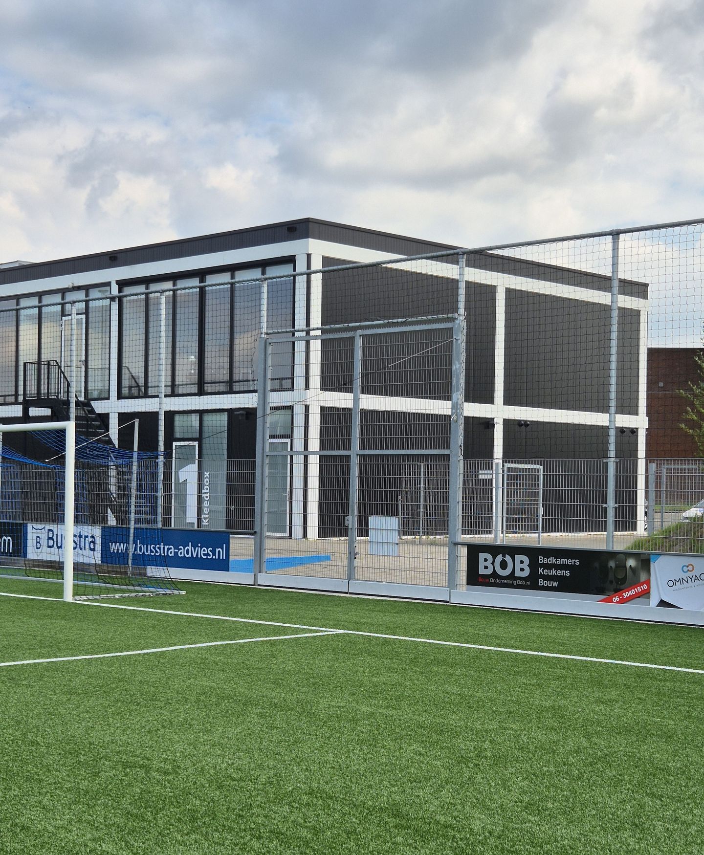 View photo 2 of Middelzeelaan 18-a