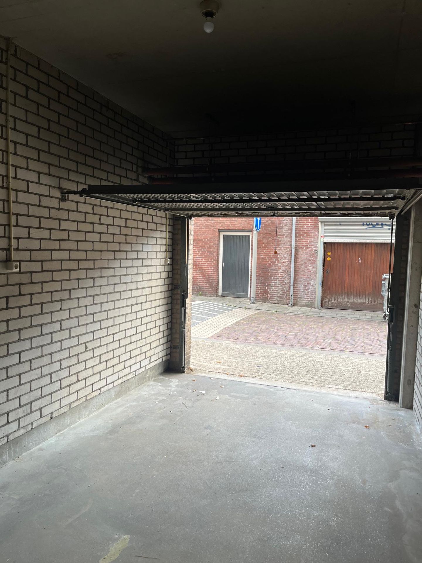 Photo 4 of Kwekerijstraat garage W-49