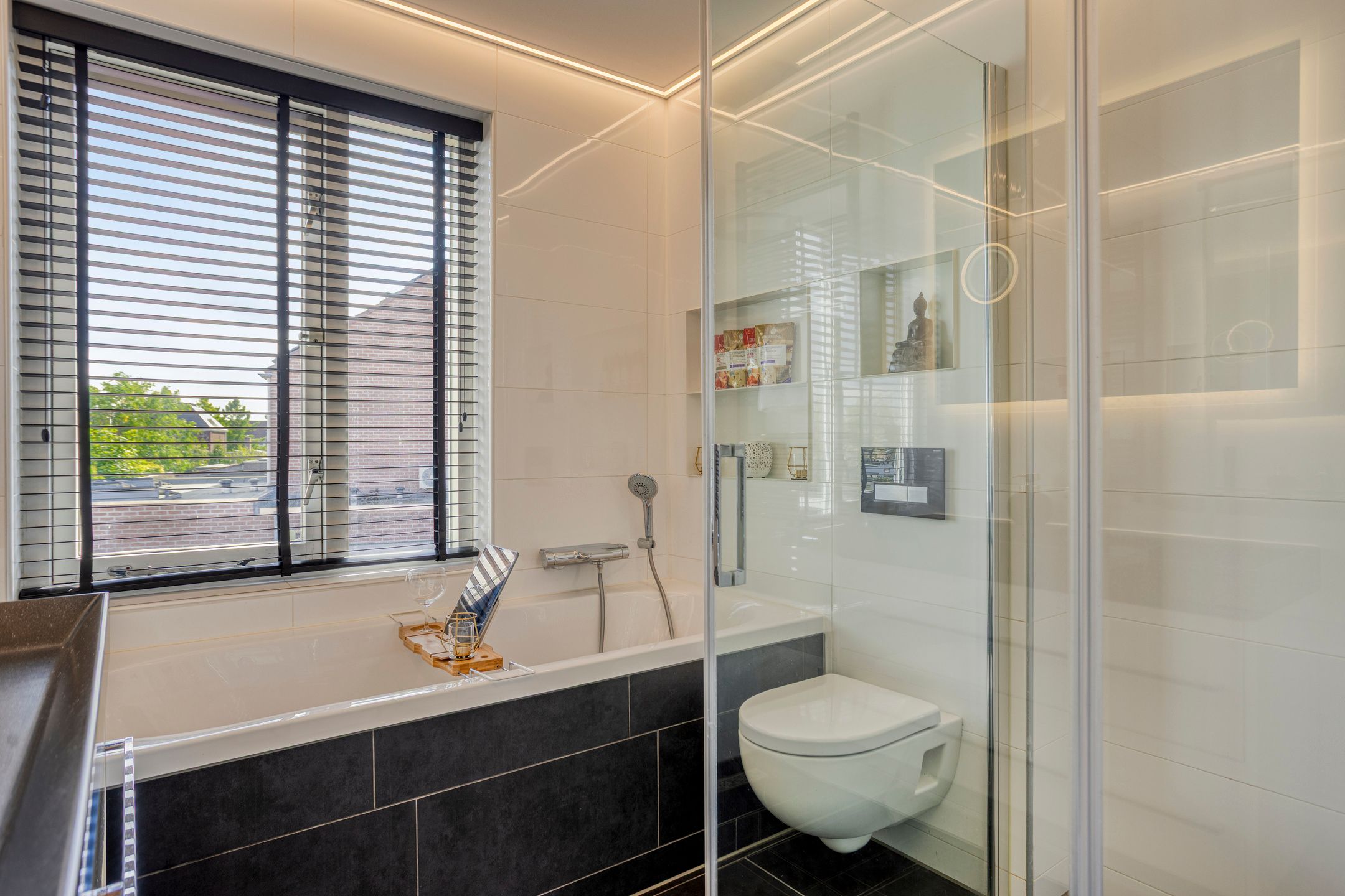 Photo 15 of Anthonie Van Dyckstraat 28