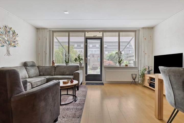 Photo 3 of Truffautstraat 11