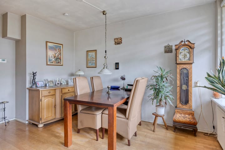 Foto 10 van Albardastraat 142