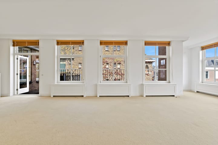 Photo 16 of Frederikstraat 19-C