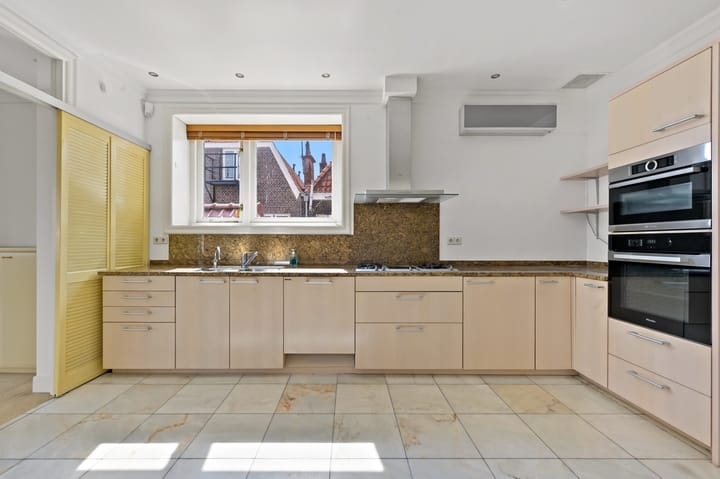 Photo 22 of Frederikstraat 19-C