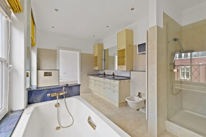 Photo 31 of Frederikstraat 19-C