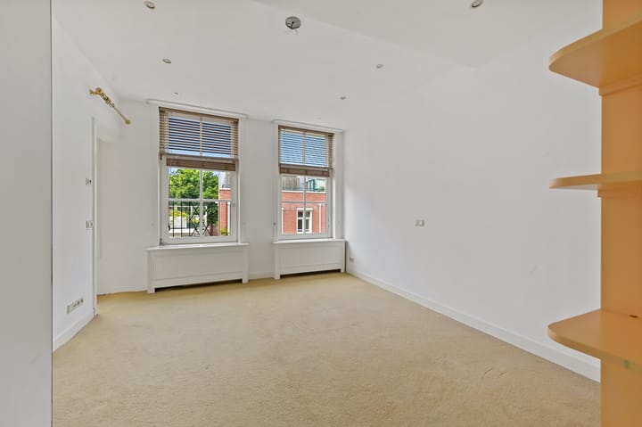 Photo 32 of Frederikstraat 19-C