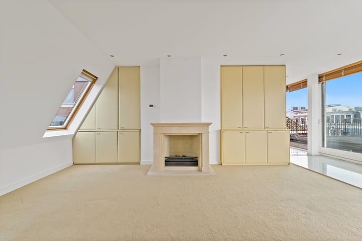 Photo 36 of Frederikstraat 19-C