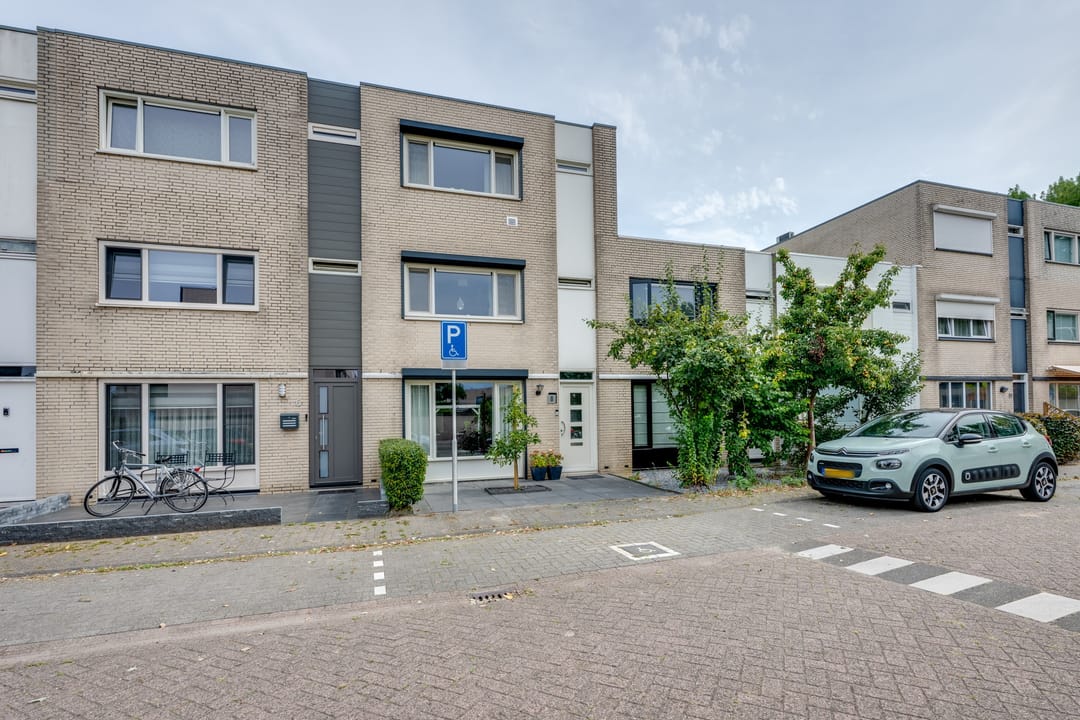 Foto 2 van Rhoonstraat 8