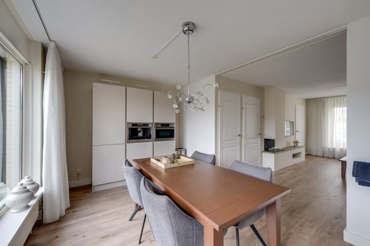 Foto 15 van Rhoonstraat 8