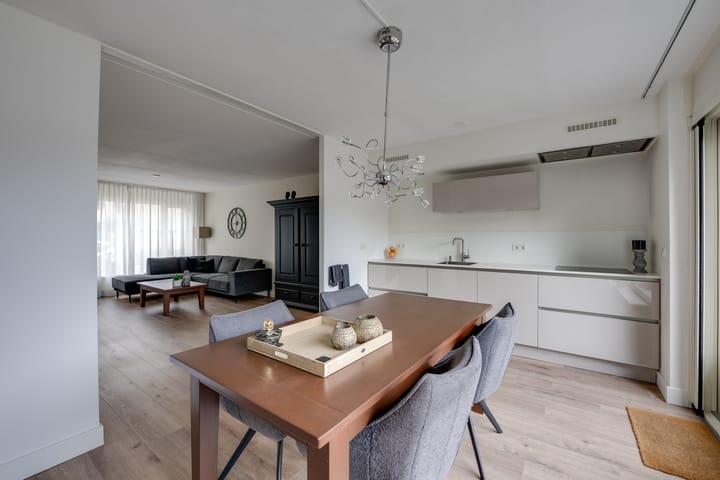 Foto 16 van Rhoonstraat 8